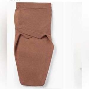 NUNA Cotton Swaddle Nuna Baby In Sienna new without tags 
$60.00